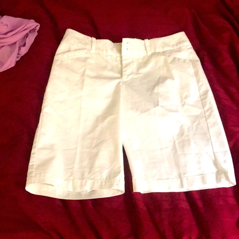 NEW Dockers shorts white Bermuda cotton/poly front zip & 2 pockets women size 8